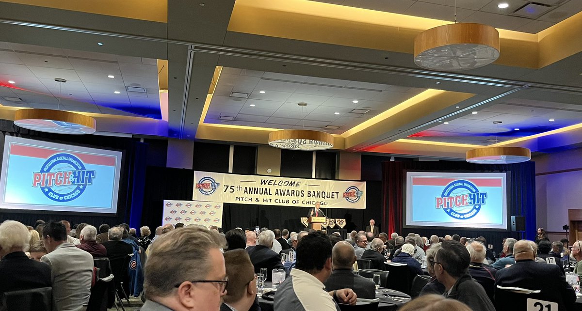 JJCbaseball's tweet photo. Great to celebrate the game of baseball and the tradition here in Chicago at the annual @PitchHitClub banquet. https://t.co/8vcS8LaCOg
