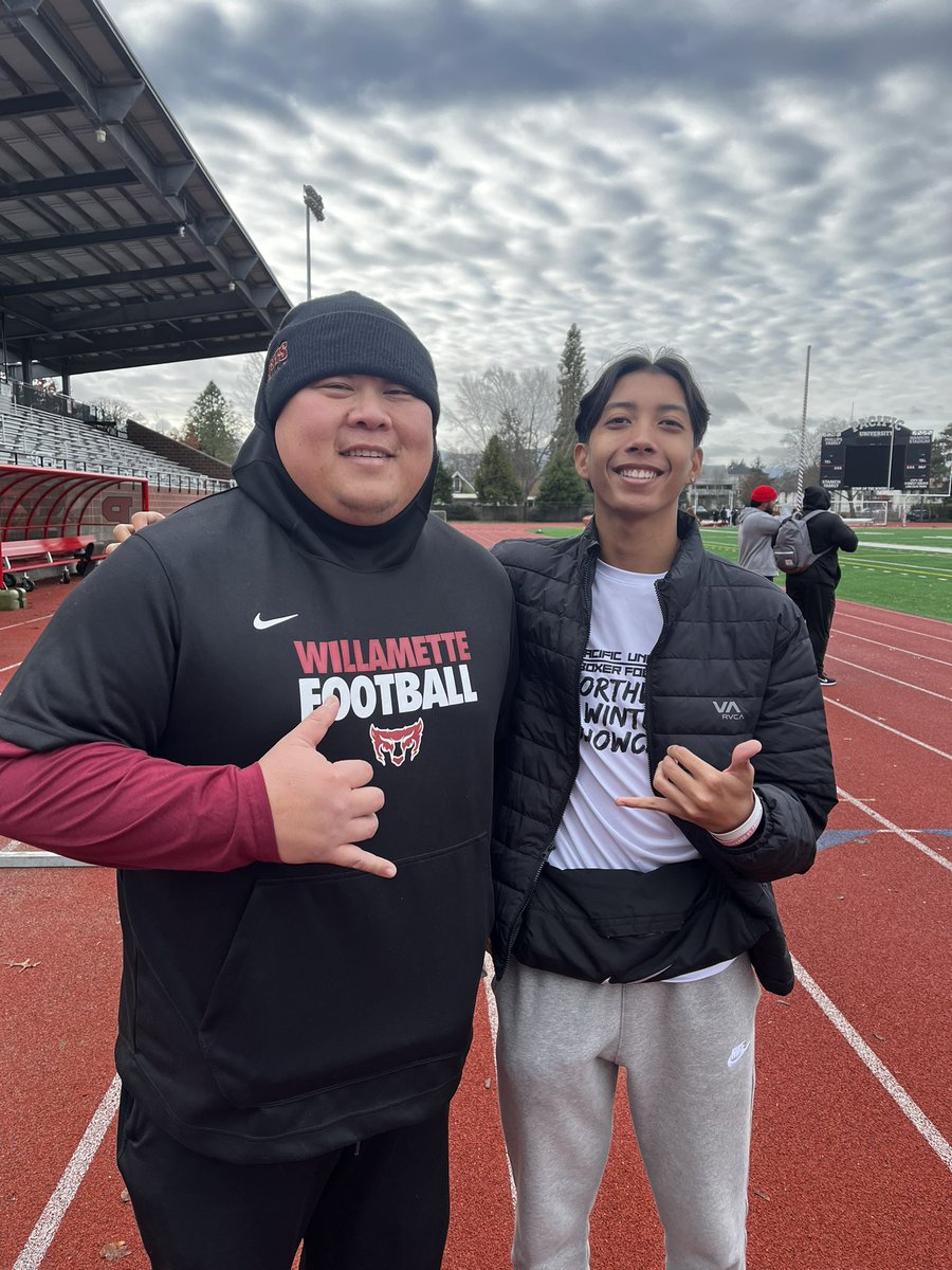 very nice meeting speaking with willamette head coach @IsaacKKParker appreciate the love at the northwest showcase <a href="/NxtLevelMaui/">Cliffane Casco, NSR Hawaii Scout</a> mahalo for the opportunity