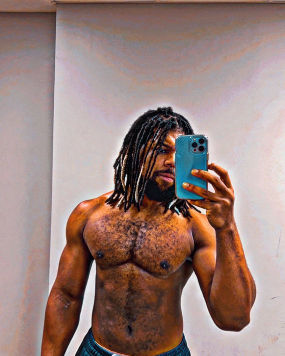 Coreyjackson315's tweet photo. I’m just trying to be a better person than who I was yesterday 

#coreyjackson #blackandyellow #wrestling #gym #Motivation #happy #folllow https://t.co/x4YWV4z5fo