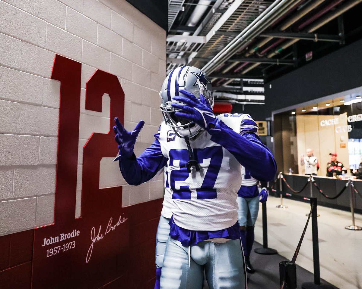 Dialed in.

#DALvsSF | #NFLPlayoffs | #DallasCowboys