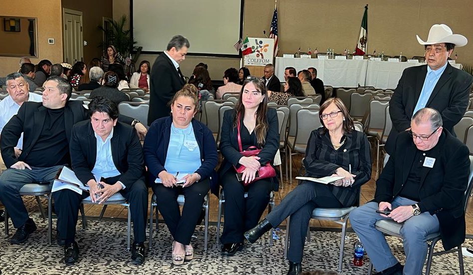 MaluMicher's tweet photo. Esta tarde en #LosÁngeles, California asistí a varias mesas de trabajo de #COLEFOM para escuchar la voz de mexicanas y mexicanos que viven en Estados Unidos, y ayudar a fortalecer su participación en la vida democrática de nuestro país ����🇲🇲🇽. https://t.co/5GkiuQUW1d