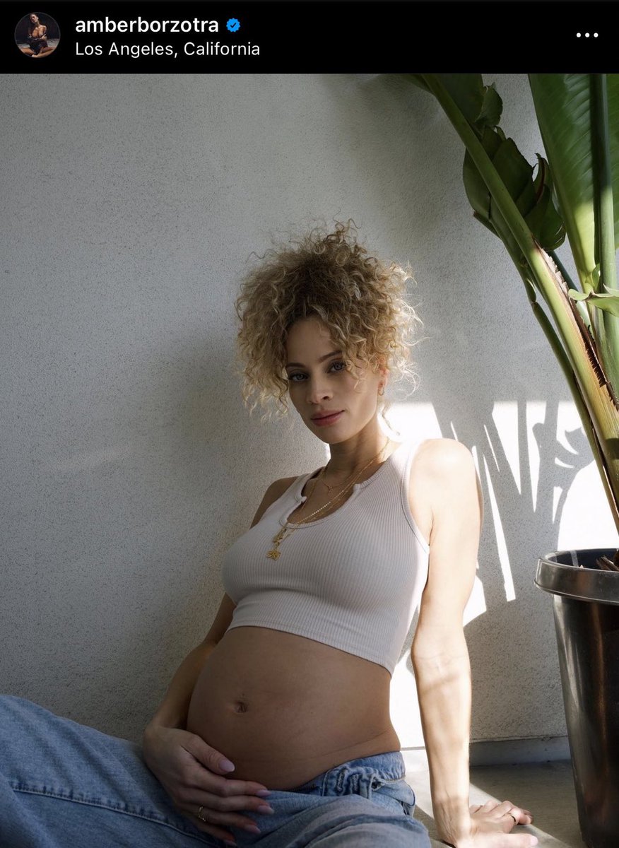 TAKEMEBACK2LA's tweet photo. she got the win, the man &amp; now the baby. don’t speak on a LITERAL mother ever again https://t.co/AY1pr6uqEE