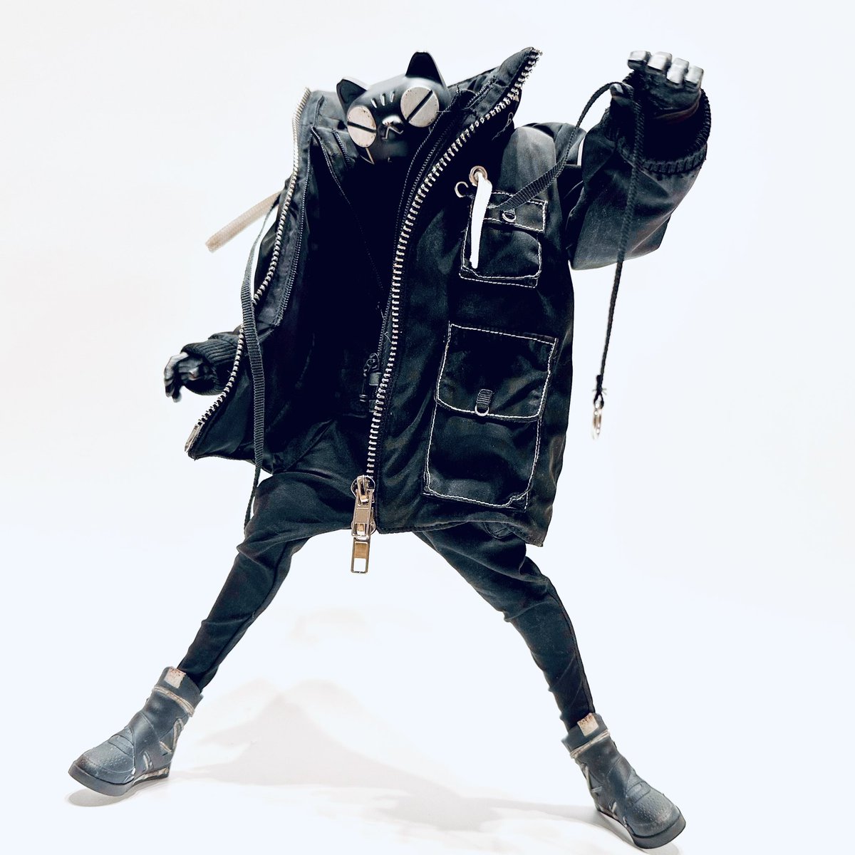 cool_gateau's tweet photo. 届いたよ、TMALL x UNDERVERSE PRESENT FUTURE MESSAGE ATOM T-ACHAT。
#underverse #underversehq #uvhq #toys #onesixthscale #actionfigures #onesixth #figurephotgraphy #toyphotos #underversehq #uvhq #hobby https://t.co/qY4C745qDo
