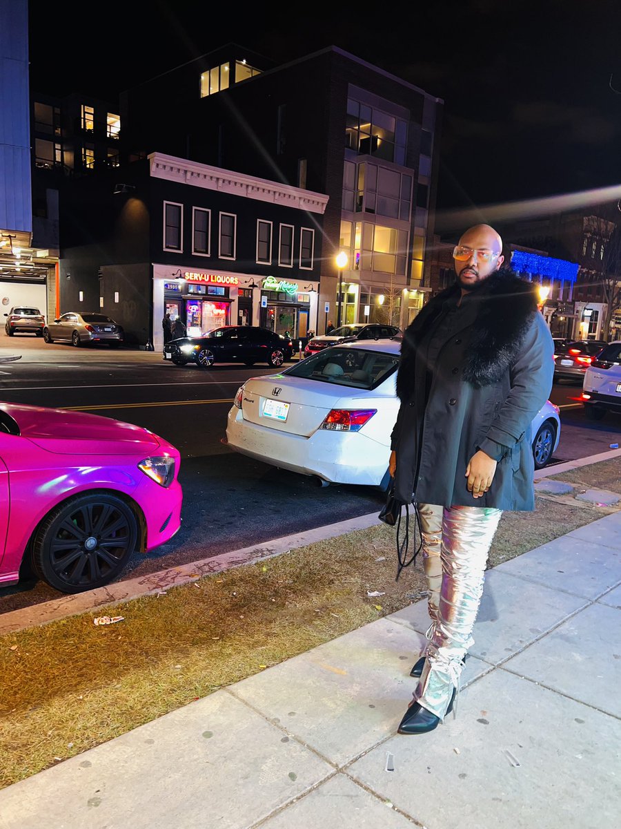 simplykosmic's tweet photo. Donโt ask where Iโm at, Iโm always on these b*tches necks
#chapter31loading โ๏ธ๐ 1/23๐ https://t.co/ayCoDTKvow