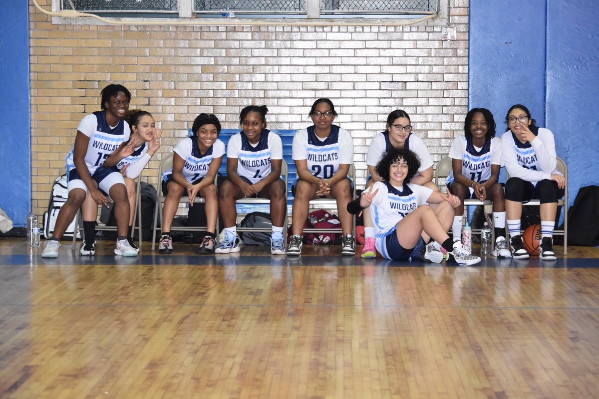 10x342's tweet photo. Walton’s Wildcats #basketball https://t.co/rCnlMFHH3z
