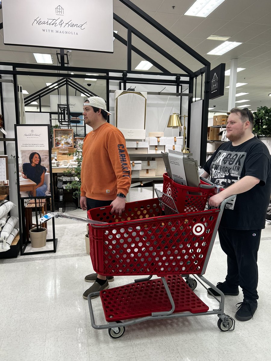 abby on Twitter "I hired personal cart pushers for my 2 hour target