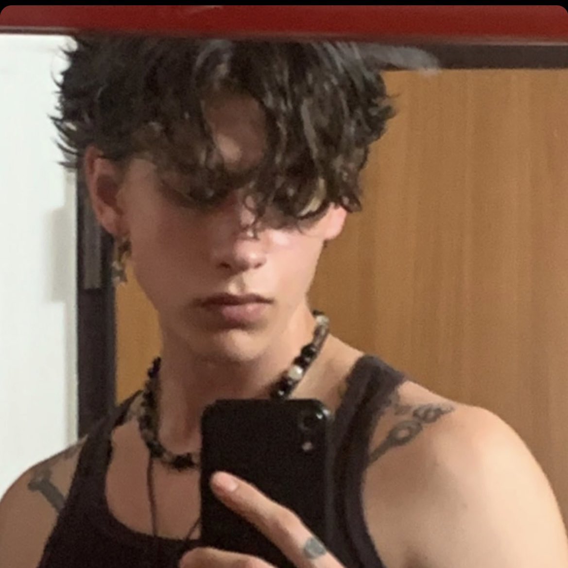 chasescookies's tweet image. boo