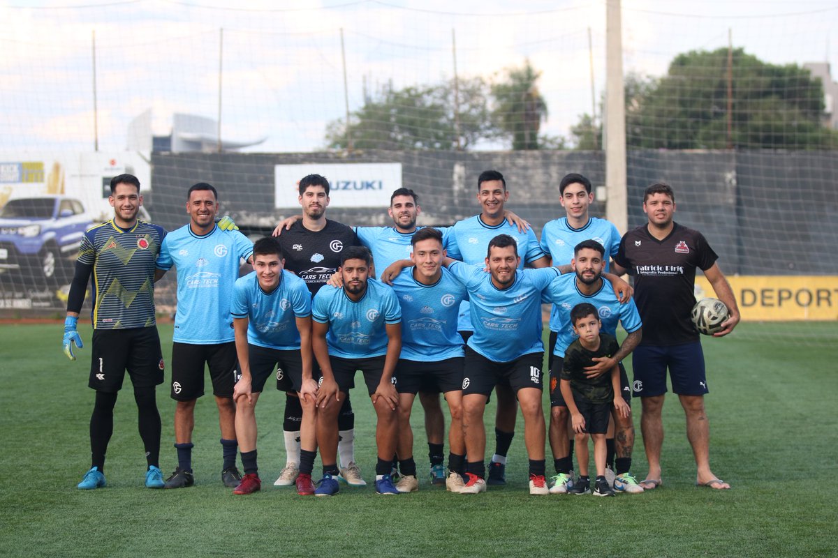 Los Gaios +3 poker ⚽️⚽️⚽️⚽️ y a 4TOS, lindo grupo de amigos 🐔🙌