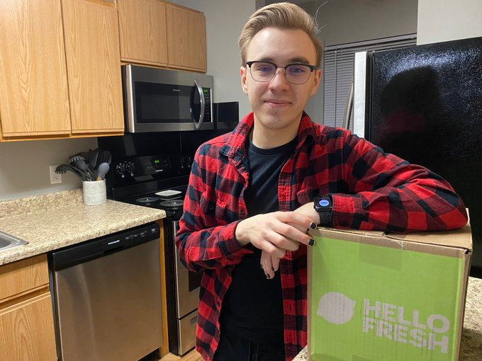 ChrisRyanKirby's tweet photo. Happy to announce I’m partnering with @HelloFresh
 ! Use code POGHF38947 for 21 free meals plus free shipping at https://t.co/SqlPRJYU98 #HelloFreshPics #ad https://t.co/NdDJHog57U