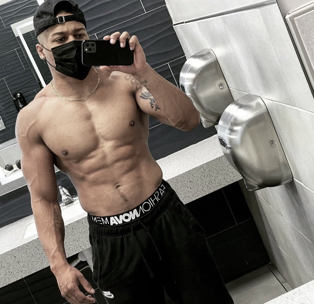 ᅠ
ᅠ

                Ain’t got shit on me. 💪🏽