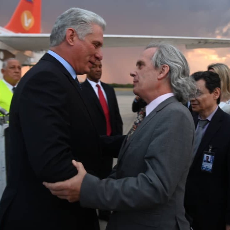 Pdte <a href="/DiazCanelB/">Miguel Díaz-Canel Bermúdez</a> arribó a #Argentina donde participará en la VII Cumbre de la #CELAC

Mañana será una jornada de intercambios con autoridades, representantes de diversos sectores y amigos, para seguir fortaleciendo tradicional relación de hermandad, solidaridad y cooperación 🇦🇷🇨🇺