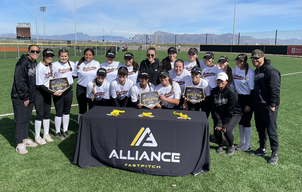 skywillz12's tweet photo. It was a good day and a great season!!  🤙 @Drew_Rich1221 @coachbeck_ISU @BTelesco_11 @marisa_stank @Maddihack23 https://t.co/tTjjVD15U2