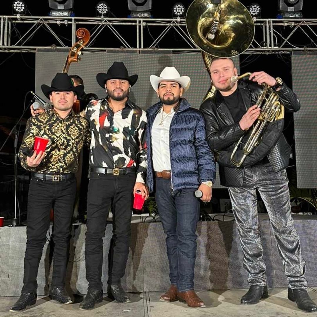 delrecords's tweet photo. #REPOST "Hicimos bélico a mi cómpa Jose Manuel aypatoroo Tony Aguirrey el Wero Tubas pa que esperen lo proximo que se viene plebada"🔥

#DELRecords #Panchitoarredondo #jmlc https://t.co/9yFLG94ddL