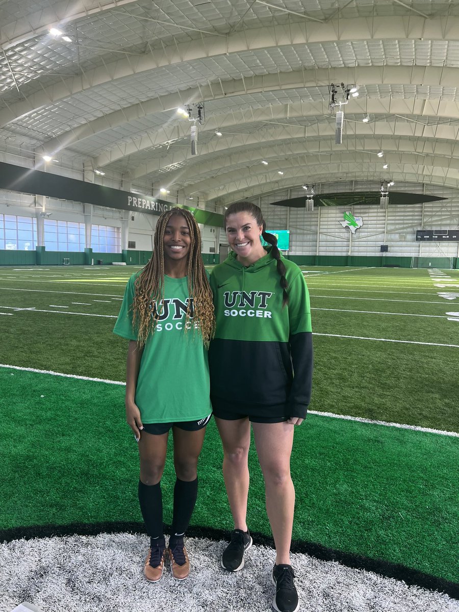 memfitz18's tweet photo. Had a great time with @abby_gwinn at UNT’s Elite Prospect Soccer ID Camp! Thank you coaches @CableAlexsis @CoachDylanB @JohnHedlund4 and staff for putting together today’s session. Thank you Coach Cable for the nice pointers and feedback! #BuildingChampions https://t.co/TOxwJHUoVJ