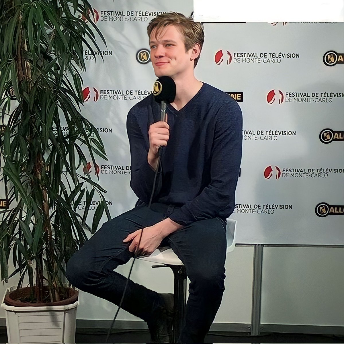 SaracxhR's tweet photo. hoping for a Lucas interview some time soon π
#SaveMacGyver #BringMacBack https://t.co/Vkwha9S6DT