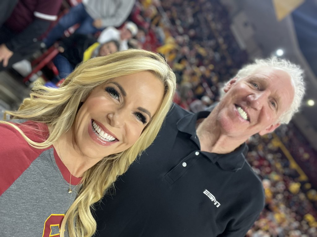HMooreTV's tweet photo. Got to say hello to @BillWalton last night at the @USC_Hoops win @SunDevilHoops. He was nice as can be. #Trojans #USC #ESPN https://t.co/kiDcDiS48D