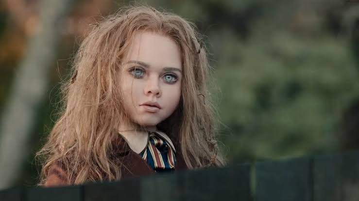 Carmael6's tweet photo. Hoje vi #M3GAN no cinema, 7/10, muuuito divertido,  beem terror de shopping center, quase um terrir (terror com comédia tipo #chucky ) mas ele tem muita noção do próprio absurdo e surfa muito bem nisso, muito goatosinho de ver, recomendo como um entretenimento leve🥰 https://t.co/OUE3OLZsWD