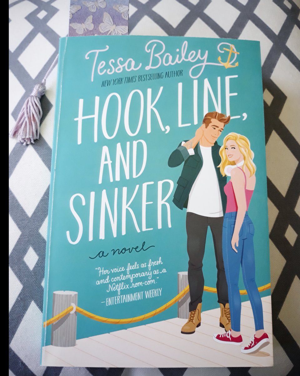 First read of 2023 (physical book, just realized I've already read 3 ebooks)!! It was so sweet and delightful! Loved this small fishing town, and the slow burn friends-to-lovers romance! 😄📖💜
#read #books #booksellerJaya #booklover #romance #bookseller #romcom #friendstolovers