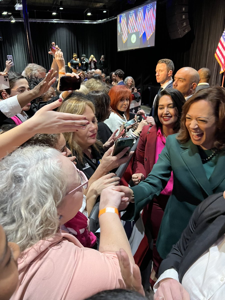 RitaForFlorida's tweet photo. Today was amazing! Hearing our @vp was inspiring and incredible.

Thanks for coming to Tallahassee on this #50yearsofroe 

#bansoffourbodies https://t.co/pnWUkbcNp5