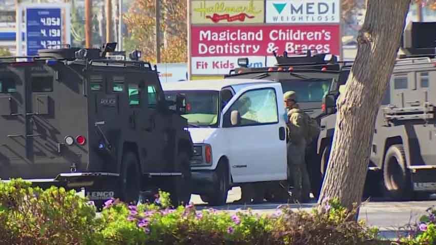 Breaking Update: 
The man inside the van in Torrance that was searched in connection to the Monterey Park mass shooting is dead, law enforcement sources say. 4.nbcla.com/zODiPlT