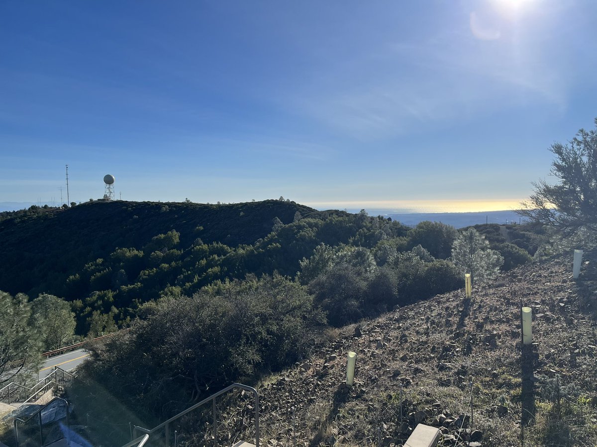 K1STG's tweet photo. Some fun up on Mt Umunhum (W6/CC-052) during the VHF contest. I even made a 223.5Mhz contact with my potato 🥔 #sota #hamradio #2metersimplex https://t.co/e11rxS8r7B