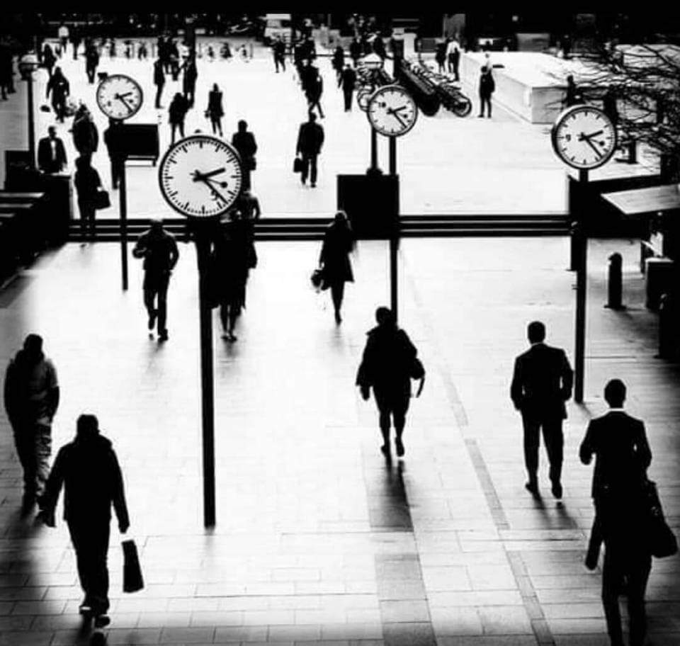 كل شيء في الحياة مؤقت ؛ فإذا سارت الأمور بشكل جيد استمتع بها ، وإذا جرت على نحو سيء لا تجزع لأن ذلك لن يكون إلى الأبد ..! 

#فيودور_دوستويفسكي