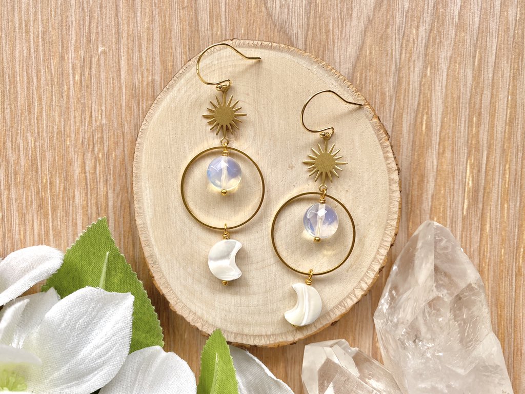 lunarseashop's tweet photo. only one pair left ✨ would love to find a home for them tonight 🌙 https://t.co/3BceCOAJBR
