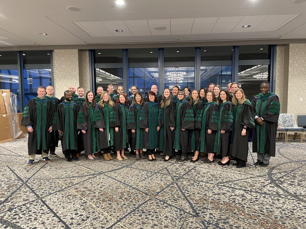 Congrats! Look at all the pharmacists! So proud of all of you! ⁦@CCPharmacists⁩ ⁦@SCCM_CPP⁩ #sccm2023