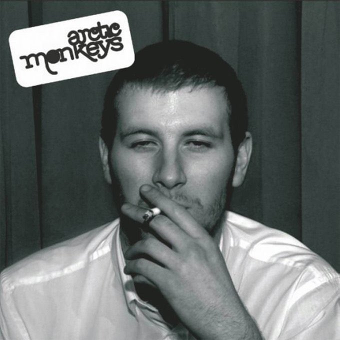 “Whatever People Say I Am, That's What I'm Not” é o disco de estreia dos Arctic Monkeys e foi lançado neste dia em 2006. O álbum, que faz hoje 17 anos, deu a conhecer as músicas “I Bet You Look Good on the Dancefloor” e “When the Sun Goes Down” e “Mardy Bum”.
