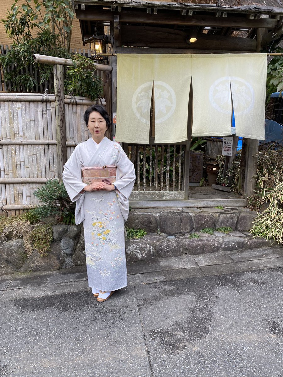 waseda_yuki's tweet photo. 1/23 令和5年通常国会へ。初登庁なので #有風亭 さんに着付けをしていただきました。
#防衛増税、#子育て予算、#コロナ5類移行、
#旧統一教会 被害者救済など、いのちと暮らしを守る立場で論戦します。
12:00衆議院本会議第1回 (議席確定)
14:00衆議院本会議第2回 (政府4演説) https://t.co/1N4Z4IOkGu