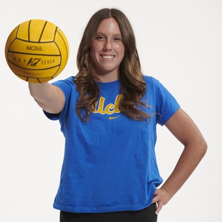 UCLAWaterPolo's tweet photo. 2Q - 4:32 | Freshman @annaapearson_ scores her first of the game! No. 3 UCLA leads at No. 19 UC Santa Barbara, 3-2.
#GoBruins 🐻 https://t.co/agKTzDpqqh
