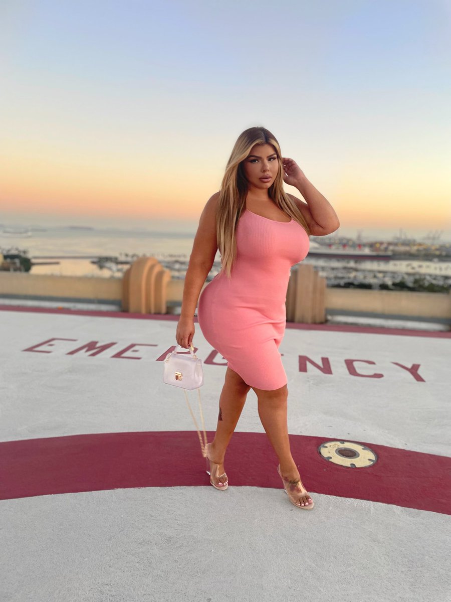 Heels 'n' Pumps 👠👠 on Twitter: "RT @mshellraven: Happy Sunday 💕 http://Tap.bio/Shellraven"