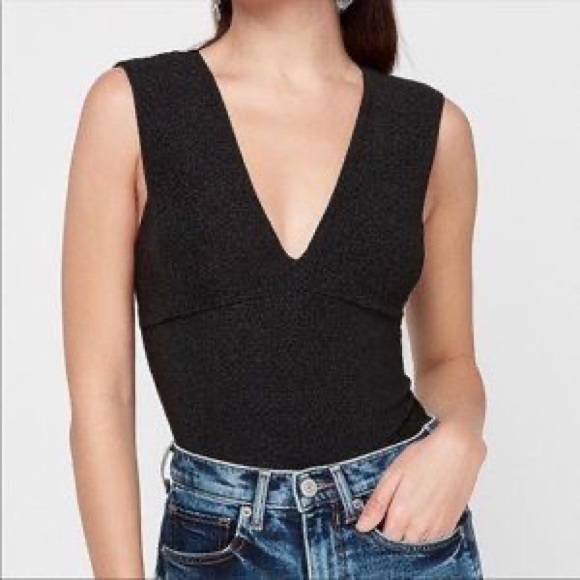 DamaskDolphin's tweet photo. So good I had to share! Check out all the items I'm loving on @Poshmarkapp #poshmark #fashion #style #shopmycloset #express #forever21: https://t.co/ylNm3ZDqOo https://t.co/P8oPZuKLrc