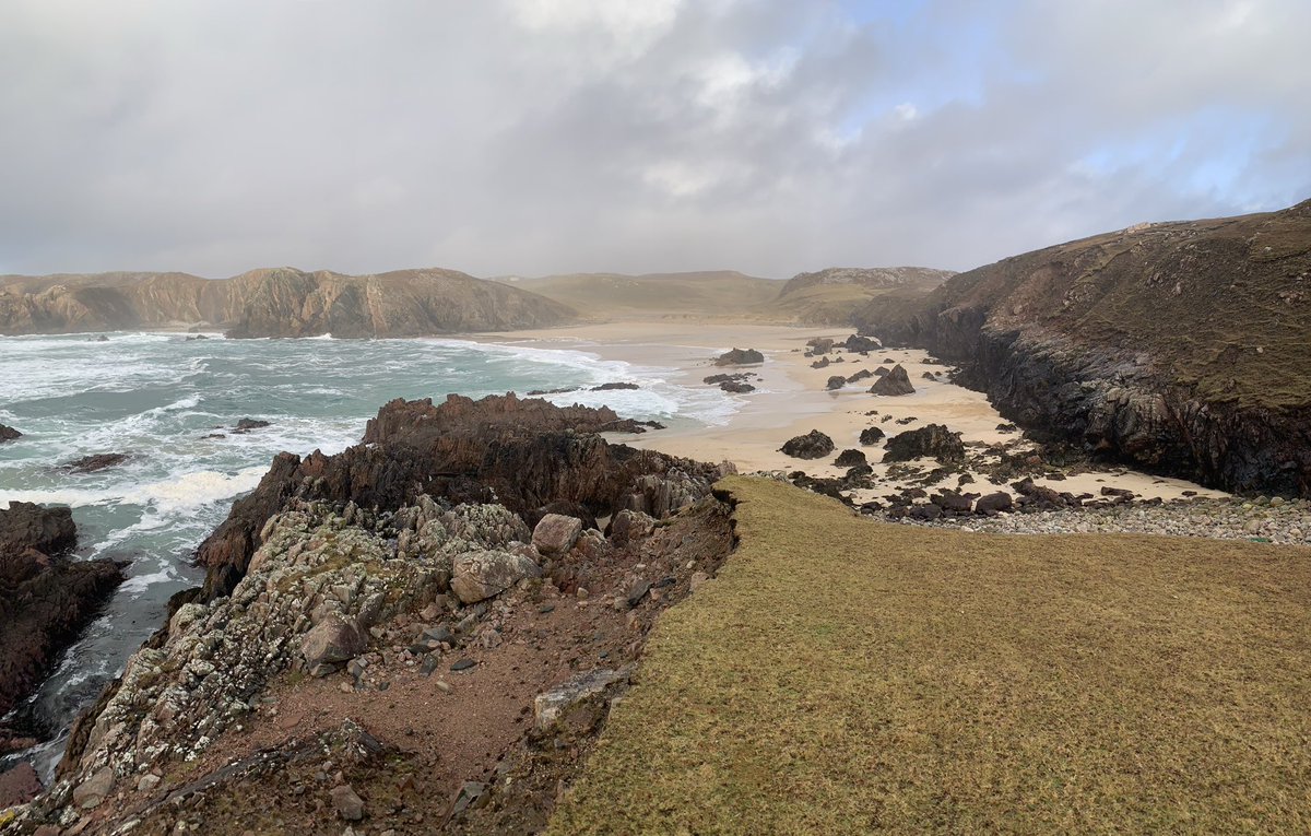 MangerstaCroft's tweet photo. A super low tide today after the #LunarNewYear could walk all the way over to the far side of Mangersta Beach. #LunarNewYear2023 #pullofthemoon #moonandtides #tide #Oceans #ScotlandIsCalling @OuterHebs @VisitScotland @IslesWeather https://t.co/siUB2WUIK2