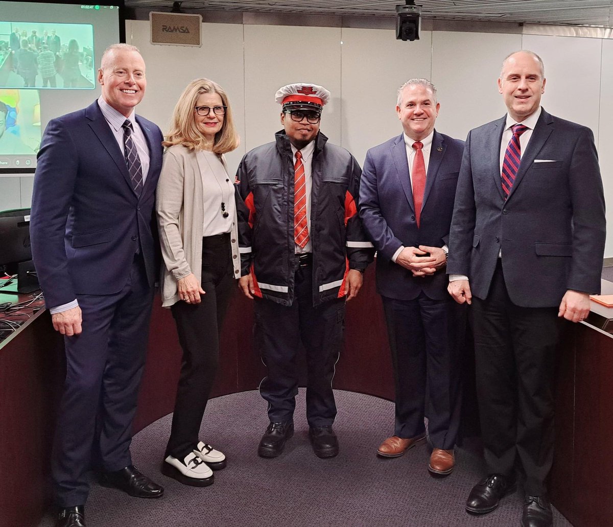 JohnTory's tweet photo. Earlier this week, @TTChelps recognized Subway Supervisor, Ben Kirton, for saving a choking infant at Coxwell Station.

This is another example of the exceptional service TTC staff provide daily. On behalf of Toronto we thank you for your exemplary service and this heroic act. https://t.co/kKMEnoZ7Pl