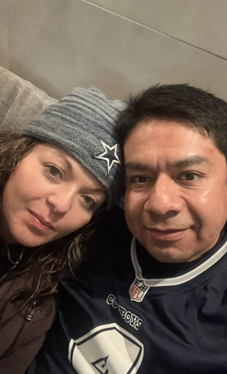 pauvargas's tweet photo. #NFLPlayoffsEnTUDN https://t.co/PvRbmuPxPC