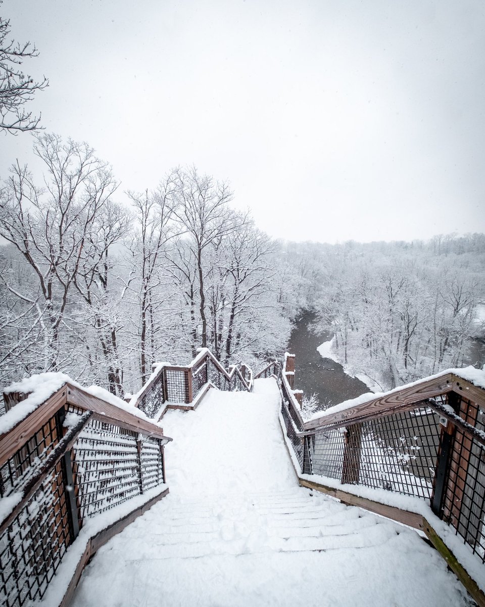 GabeWasylko's tweet photo. Today’s Snow in the Rocky River Reservation https://t.co/ekast8fCTo