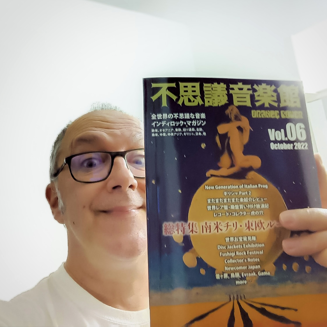 mamiah108's tweet photo. 不思議音楽館 in Brussels。Off-Record labelのオーナー・Alainさんの元に到着のお知らせ❣️
「ファンジンとは思えないほど丁寧に作られた雑���ですね!チリのロック特集が特に興味深いです。時間をかけて音楽をチェックしますね☺️ Thank you thank you thank you!」
#不思議音楽館 #Offrecordlabel https://t.co/QzyKRRFCvZ