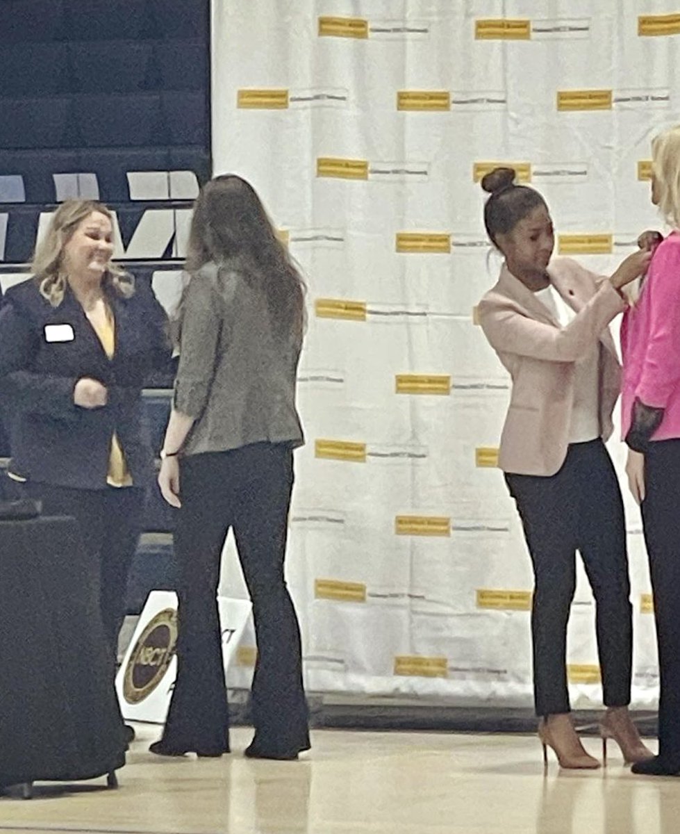 DrLaTonyaSibley's tweet image. Congratulations to Alabama’s newly certified National Board Certified Teachers (NBCTs) and NBCTs who maintained their certification! It was such an honor to pin each of you during the @alnbctnetwork conference. #NBCTstrong #ALNBCT #TeamNBCT #myAEA #AlabamaAchieves #phenomenALNBCT