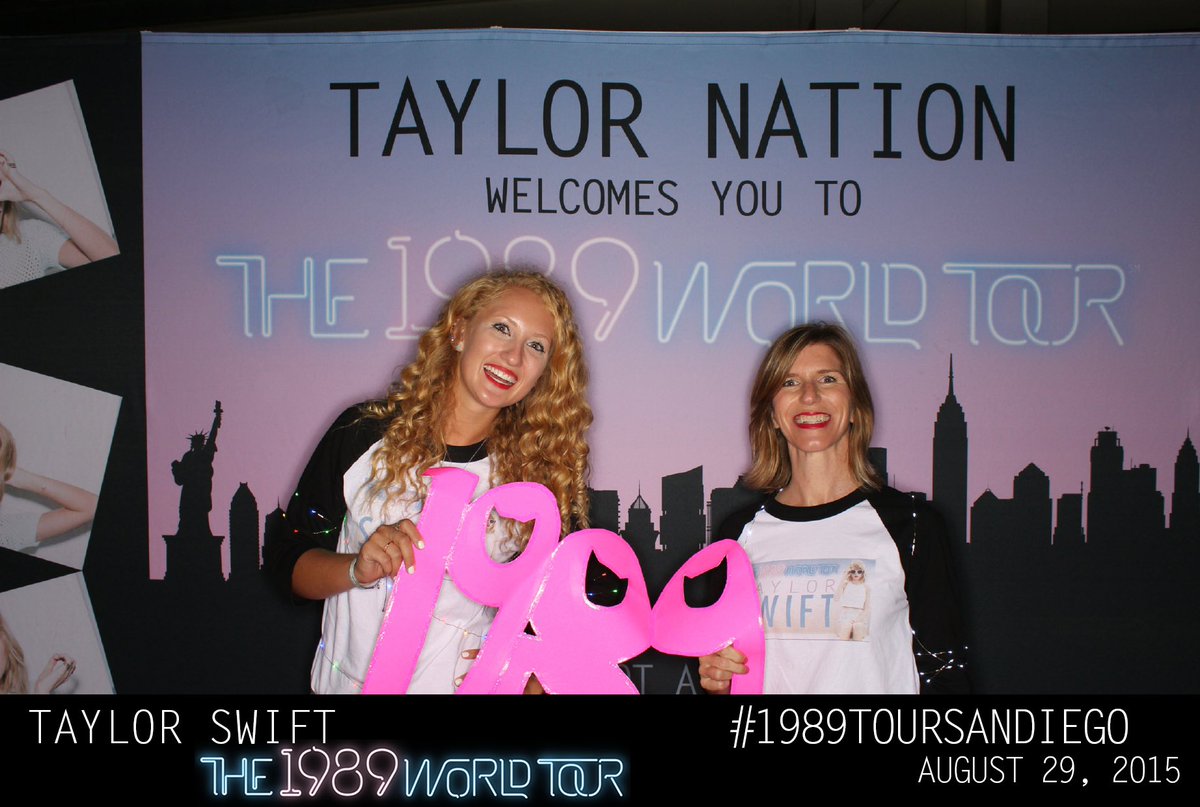 marlieeeee24's tweet photo. @ErasTourResell @erastouroutfits Saw Taylor at the 1989 tour in San Diego! Would love to see her again 💞 https://t.co/6dqHv4Myso