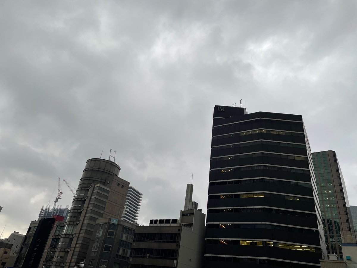 shigotoclan's tweet photo. #大阪梅田　は今朝は雨☂️
午後からは止む予報ですが、雨上がりはきっと寒くなりますね～⛄️
１週間の始まり、気持ちよくスタートしましょう！！

#企業公式が毎朝地元の天気を言い合う
#企業公式冬のフォロー祭 https://t.co/dSP7gwunM2