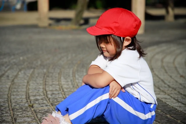 体育座りを廃止検討する学校が増加している模様‼