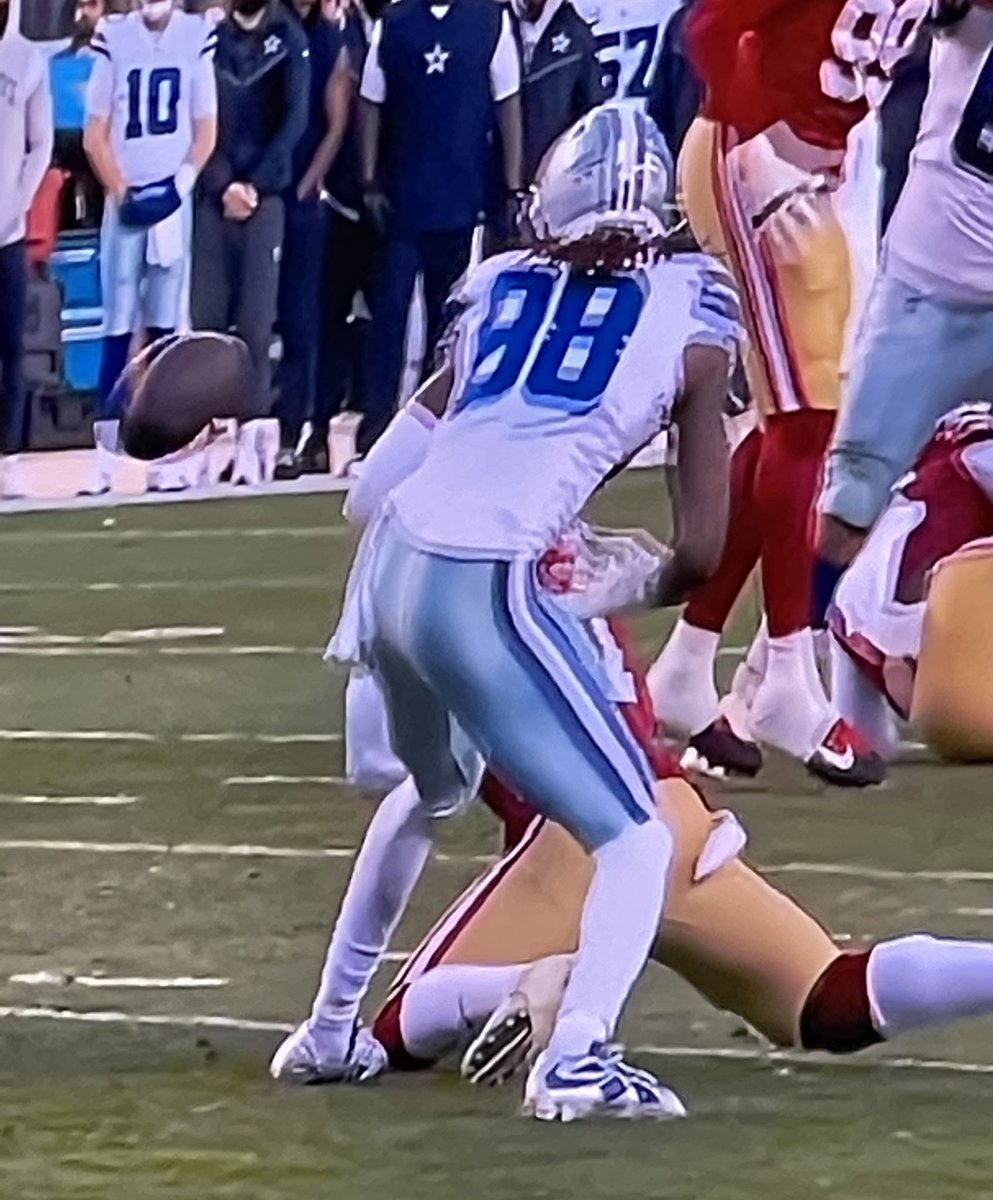 PalisinTim's tweet image. Give Dak all the credit for constantly sticking in the pocket but Wow does he when keeps throwing it away… yikes.