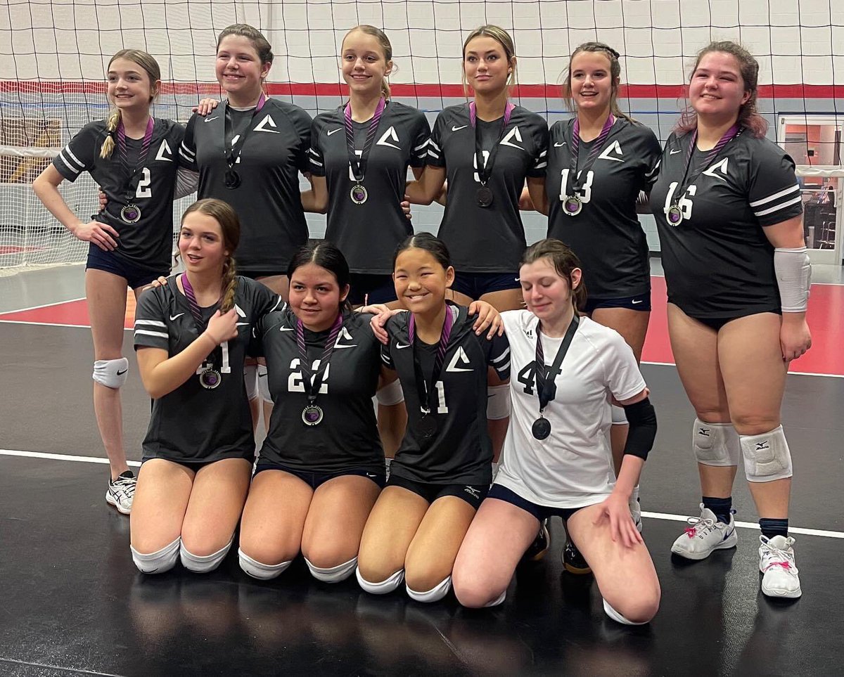 AlphaPerformVB's tweet image. We had another great weekend in Louisville! Here are some of the highlights from Union Classic: 
A.42 won the bronze bracket
A.53 won the bronze bracket
A.43 won the copper bracket
Great job to all of our teams! We’re so excited for the rest of the season! #jvasponsorclub