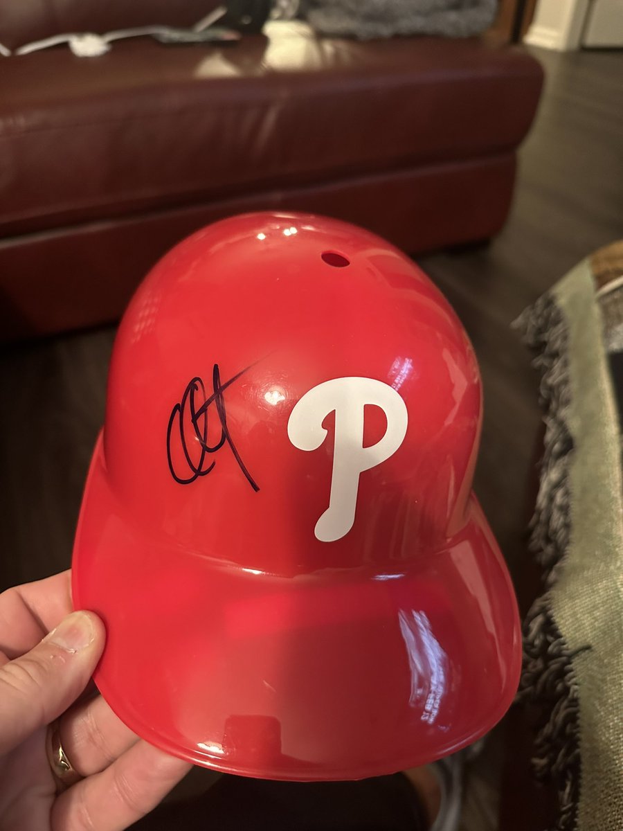 memorabiliaddy's tweet photo. #ChaseUtley #baseball #diamond #mlb @MLB @MLBNetwork @MLBONFOX #Autograph #Autographs #AutographCollector #Memorabilia #GreatGuy #ThankYou #AutographSuccess #TTM #Autographs #TTMSuccess @Phillies #WorldChampion https://t.co/prHZ7WFfNx