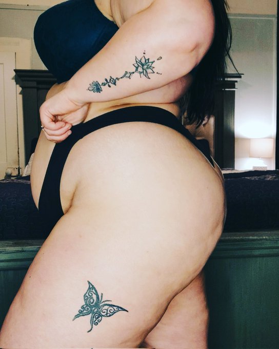 #plussize #bbw #tattoos https://t.co/121dLsP24N<a href="/tag/plussize"class="tags">#plussize</a><a href="/tag/bbw"class="tags">#bbw</a><a href="/tag/tattoos"class="tags">#tattoos</a>