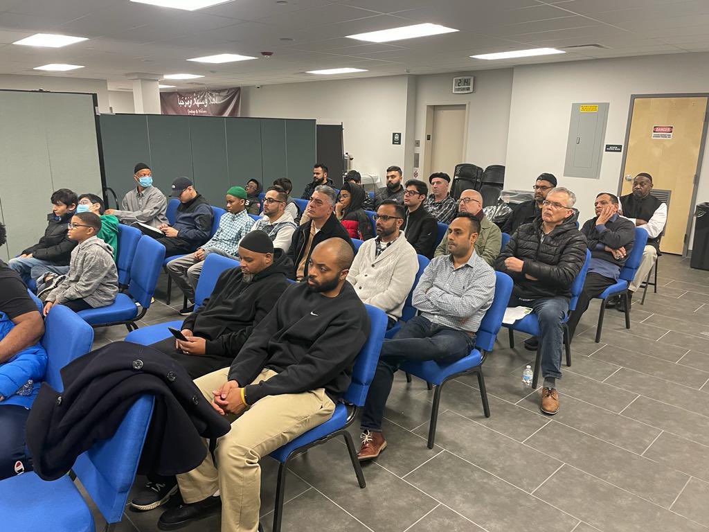 tahirsoofiahmed's tweet image. Great program and attendance of Messenger of Peace program at #Fath-e-Azeem mosque. Thank you State Representative IL Joyce Mason for attending. Your support is unwavering.