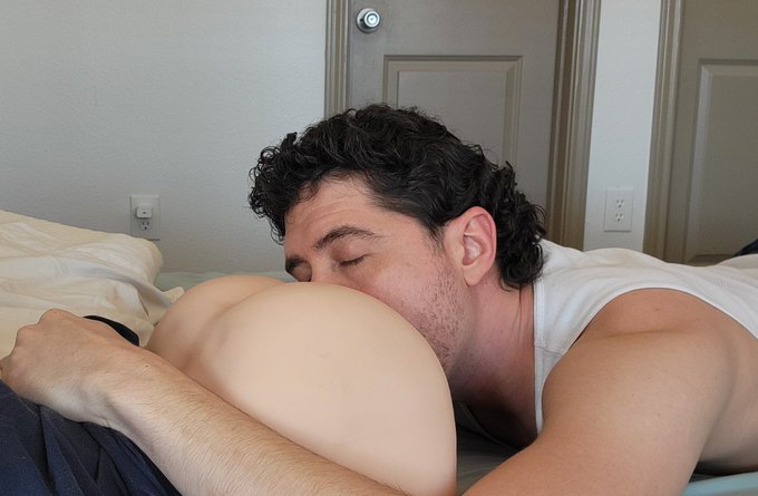 Breakfast in bed https://t.co/xtgRDcguXd