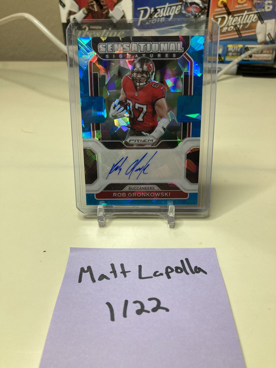 MittenFinCards's tweet photo. @Cardcollector2 Gronk auto /99 $150 obo https://t.co/GKqoCozAcw