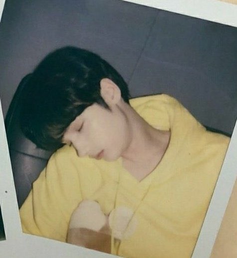 ddungddangkai's tweet photo. 앨범 작업을 하면서 문득 깨달았는데, 제가 어느새 어른이 되어 있더라구요. https://t.co/nfUMj8n4VN